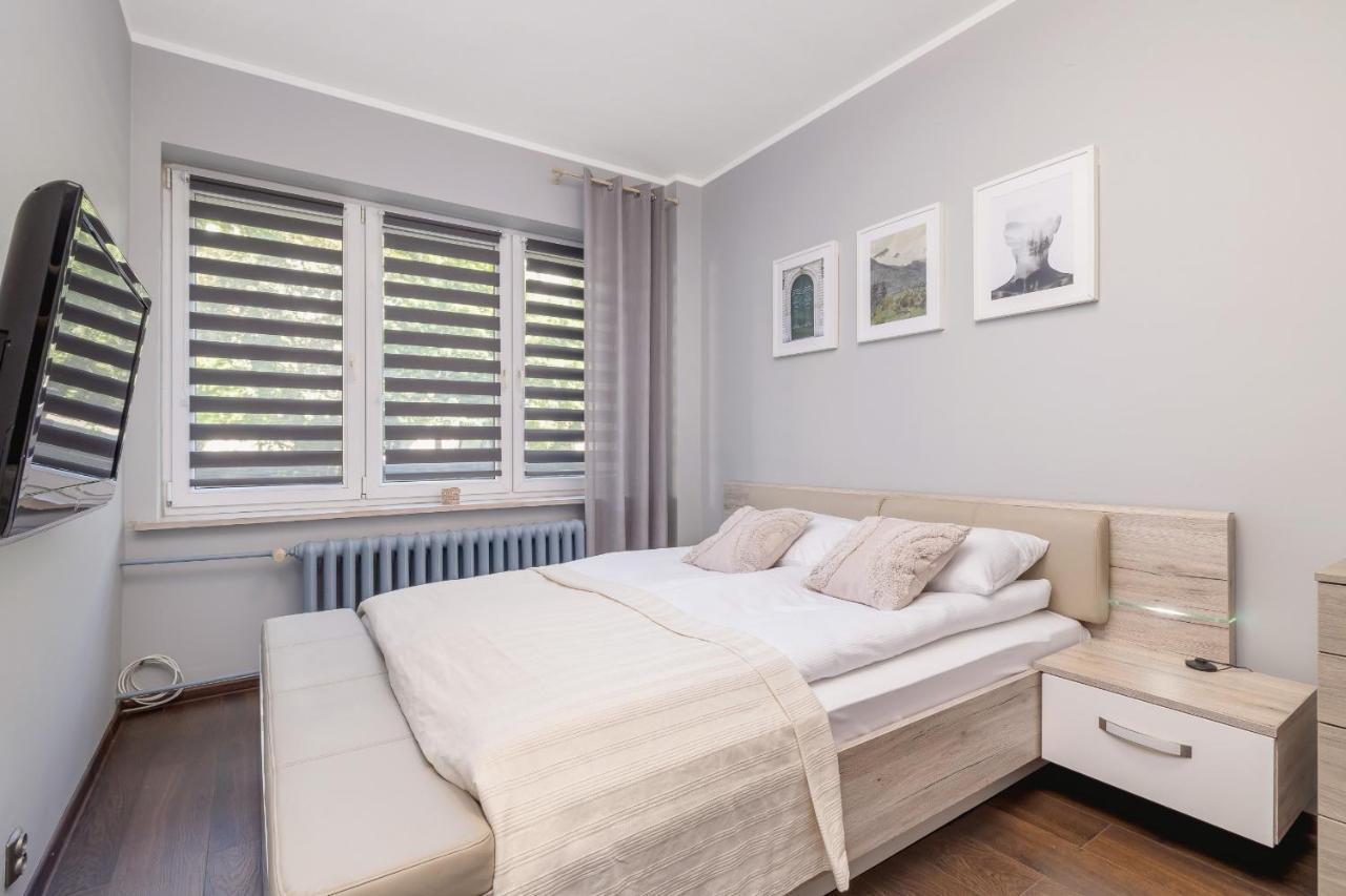 Stylish Korfantego Apartment Next To Spodek By Noclegi Renters Katowice Exterior foto